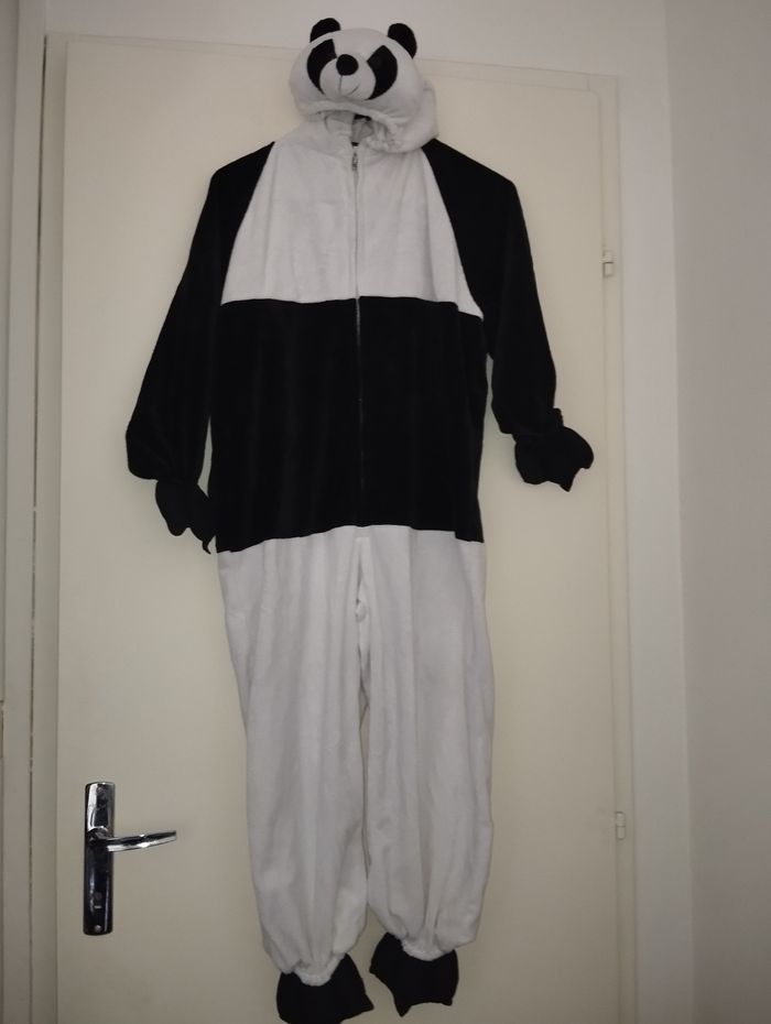 Déguisement combinaison panda taille 128 soit 8 ans