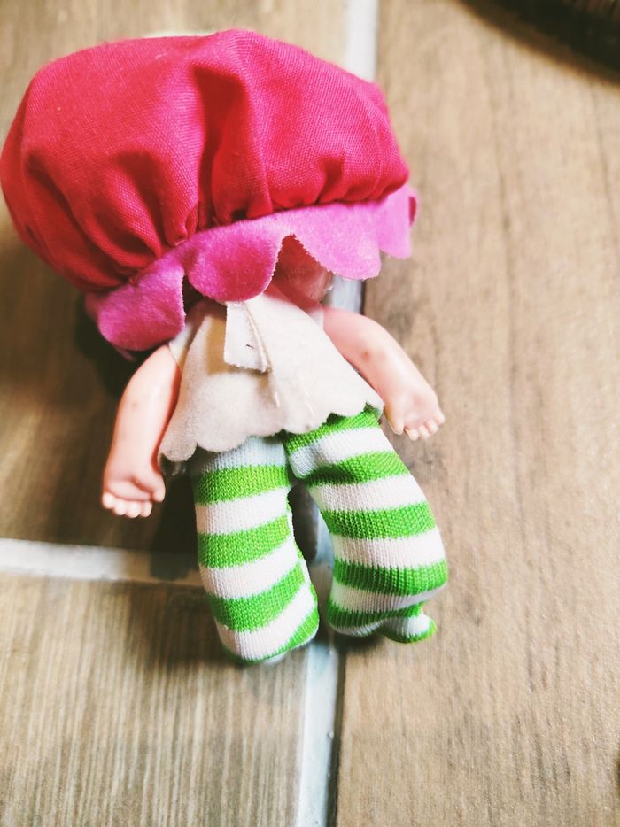 🍓Petite Poupée Charlotte aux fraises Cherry cuddler année 1979 marque American Greetings - photo numéro 4