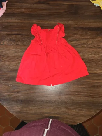 Robe rouge 3 mois