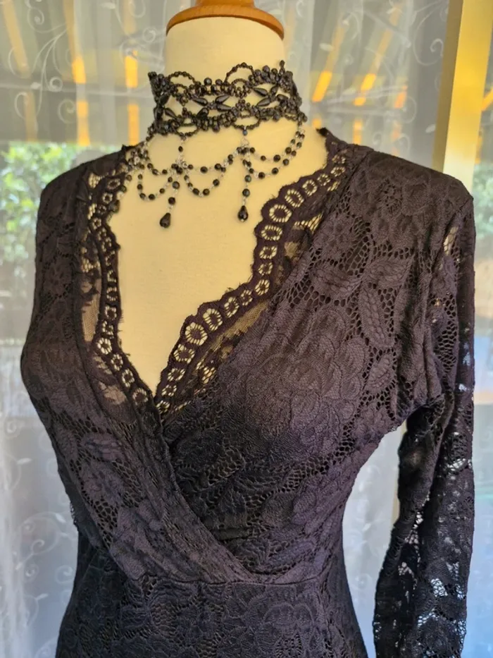 🌸 Robe moulante en dentelle florale (2 couleurs différentes) - photo numéro 6