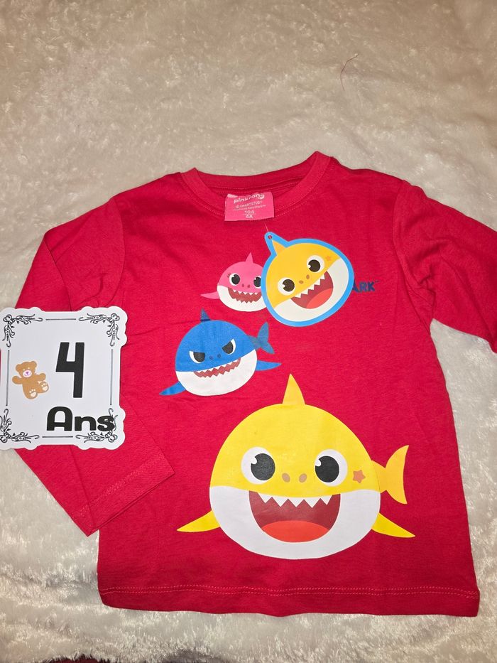T-shirt baby Shark 4ans