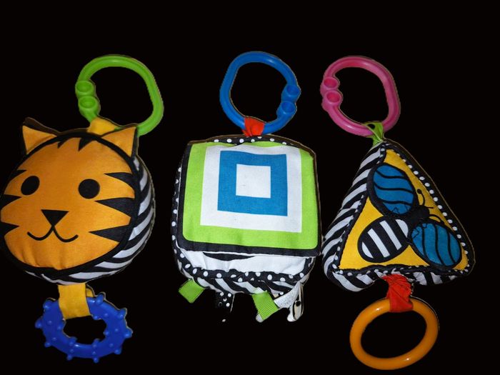 Lot de 3 jouets à suspendre