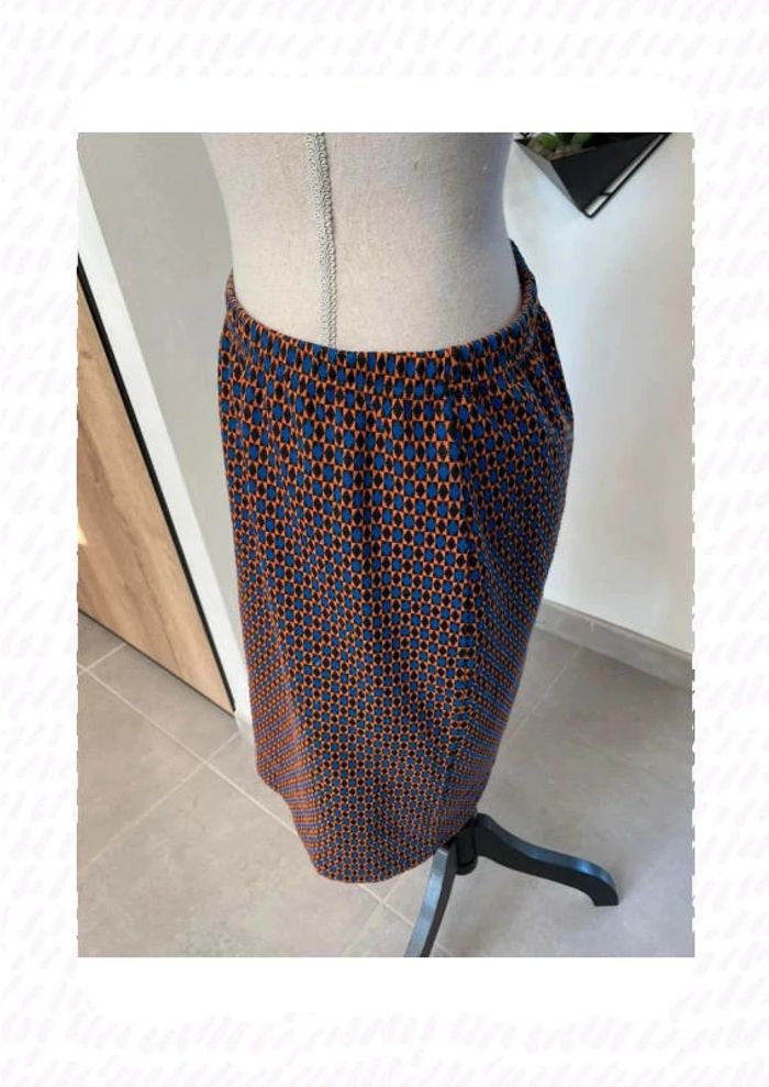 Jupe à motif géométrique sedagyl taille 44 mais je dirais plus petit - photo numéro 7