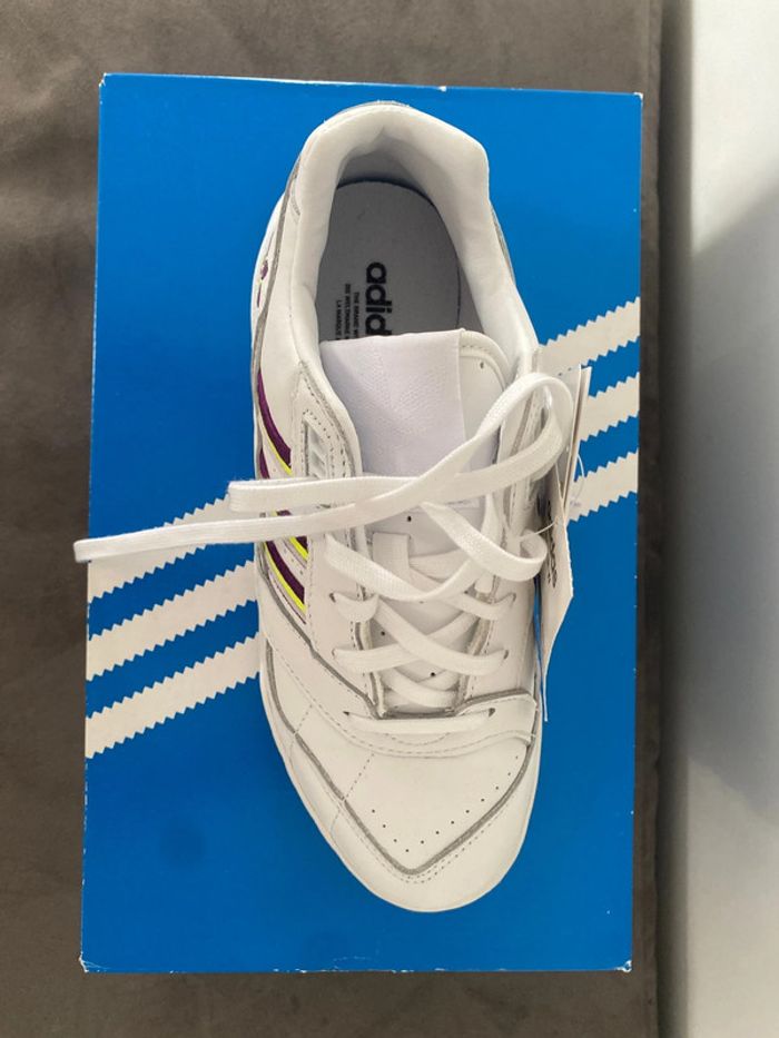 Basket adidas - photo numéro 2