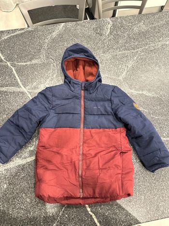 Doudoune Quechua garçon très bon état 4-5 ans