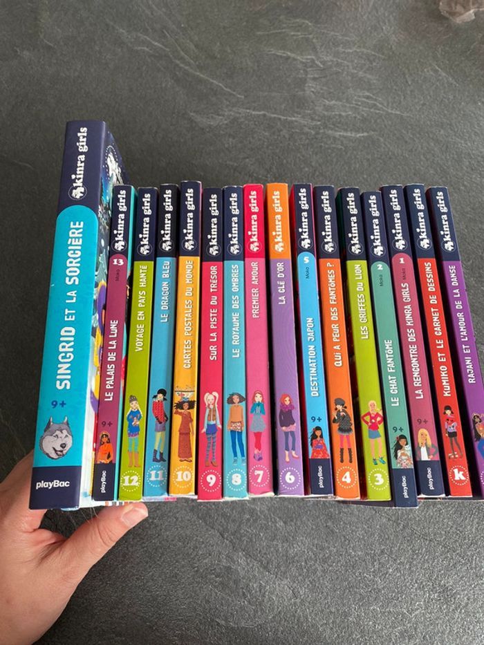 Lot de livres kinra girls - photo numéro 1