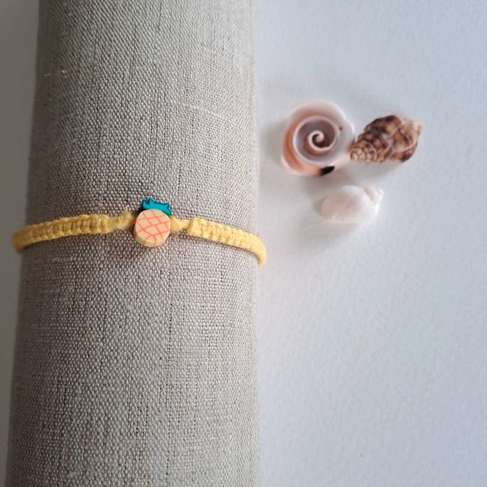 (Réduction) Bracelet avec perles jaunes-ananas