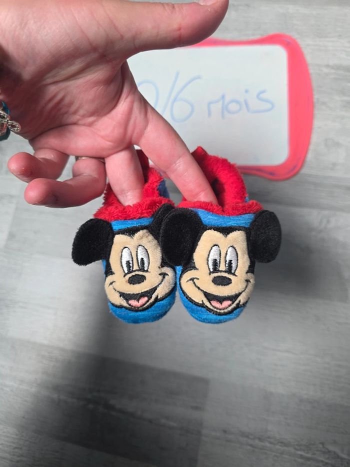 Chausson mickey 0 a 6 mois - photo numéro 2