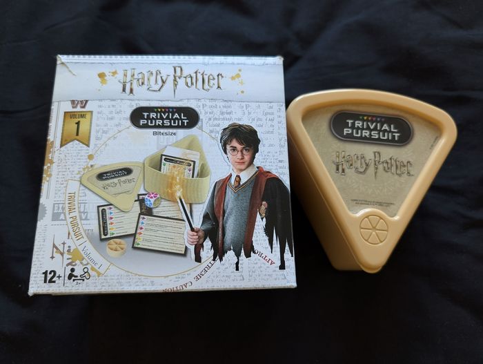 Trivial Pursuit Harry Potter – Édition Voyage (Volume 1) – COMME NEUF
- photo numéro 1