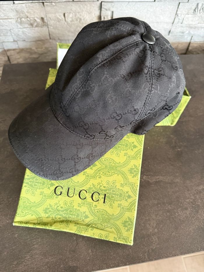 Casquette Gucci monogramme noir - photo numéro 1
