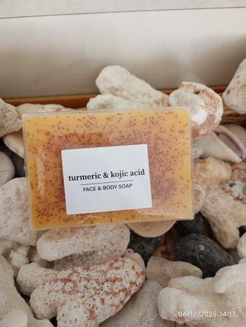 Lot savons curcuma, acide kojique, neuf lot de