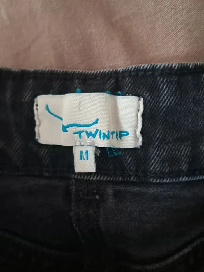 Mini-jupe en jean noir - photo numéro 3