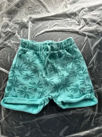 Short turquoise