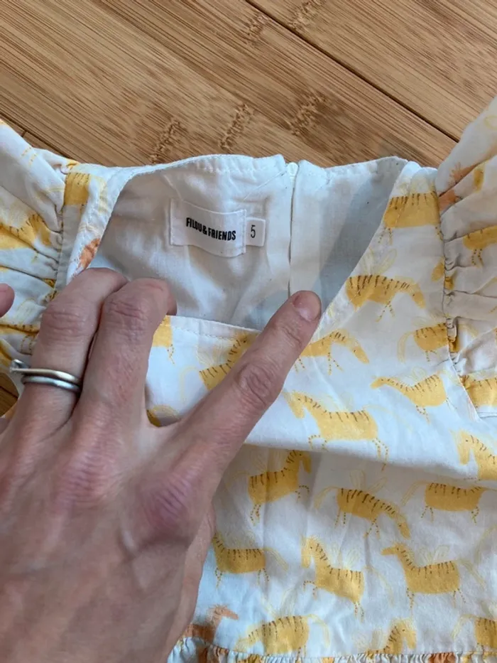 5 ans - Jolie robe manche courte avec petite chapeau assorti avec motifs - photo numéro 4