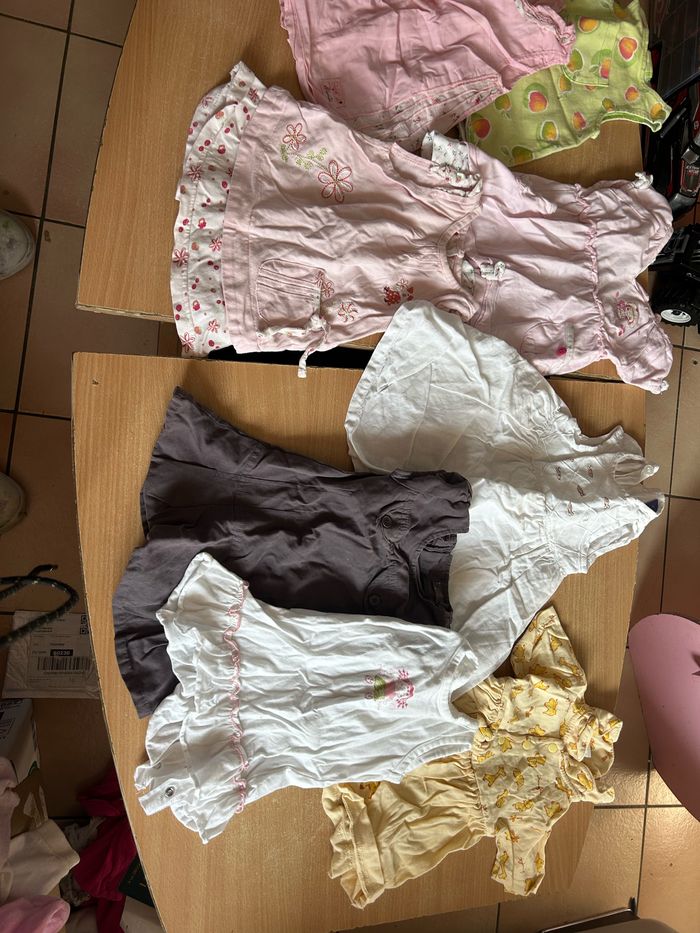 Gros lot de +64 vêtements taille 3 mois - photo numéro 4
