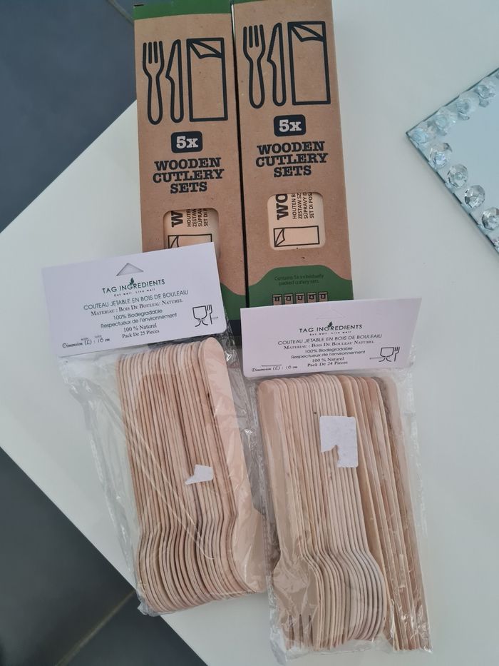 Lot de couverts jetables en bois