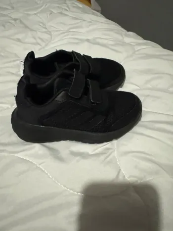 Baskets adidas 28