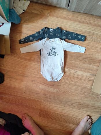 Lot bodies 3 mois DIM