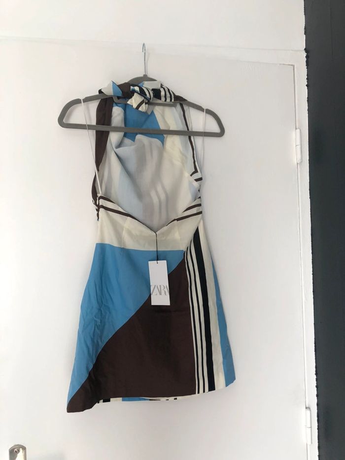 Superbe belle robe en popeline avec encolure halter dos nu Zara neuve avec étiquette taille XS