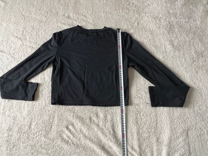 Haut noir manches longues – type crop top – taille M - photo numéro 2