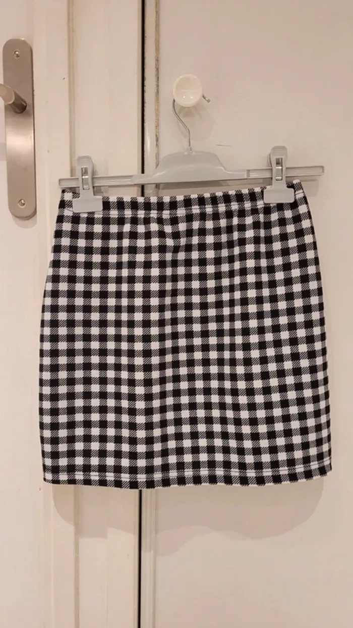 Jupe fendue motif carreaux damier noir et blanc - photo numéro 2