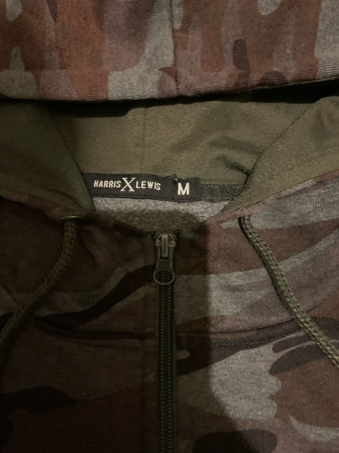 Gilet et tee shirt motif militaire taille exactement 16ans - photo numéro 9