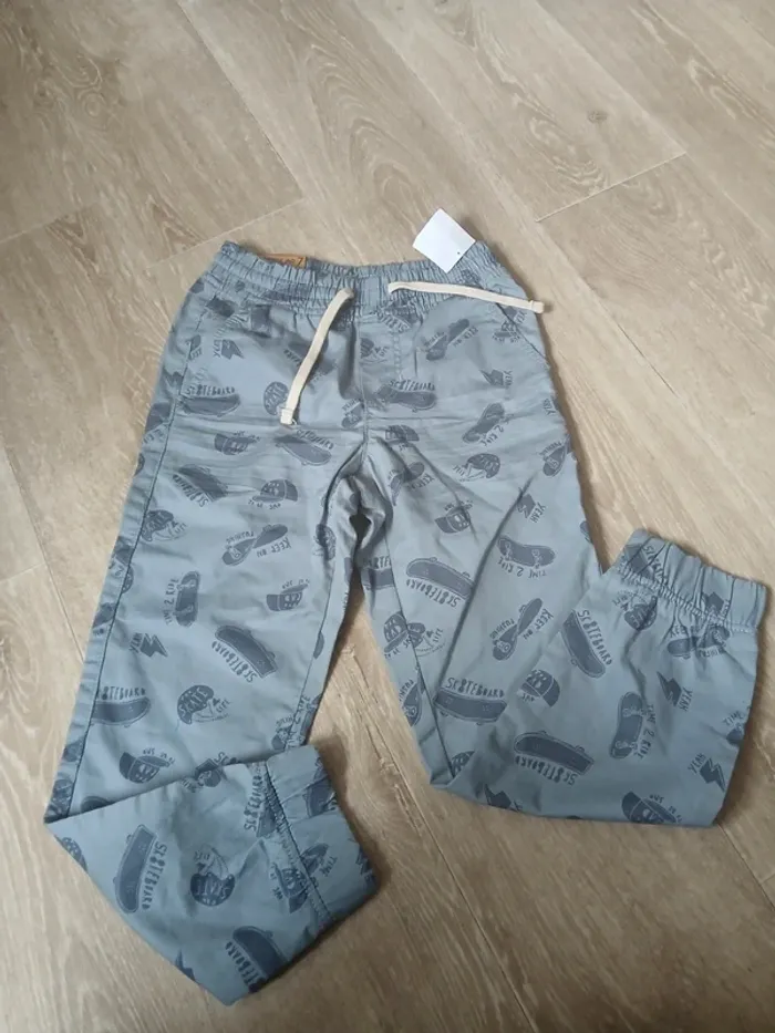 Pantalon jogger neuf garçon 7 ans - photo numéro 3
