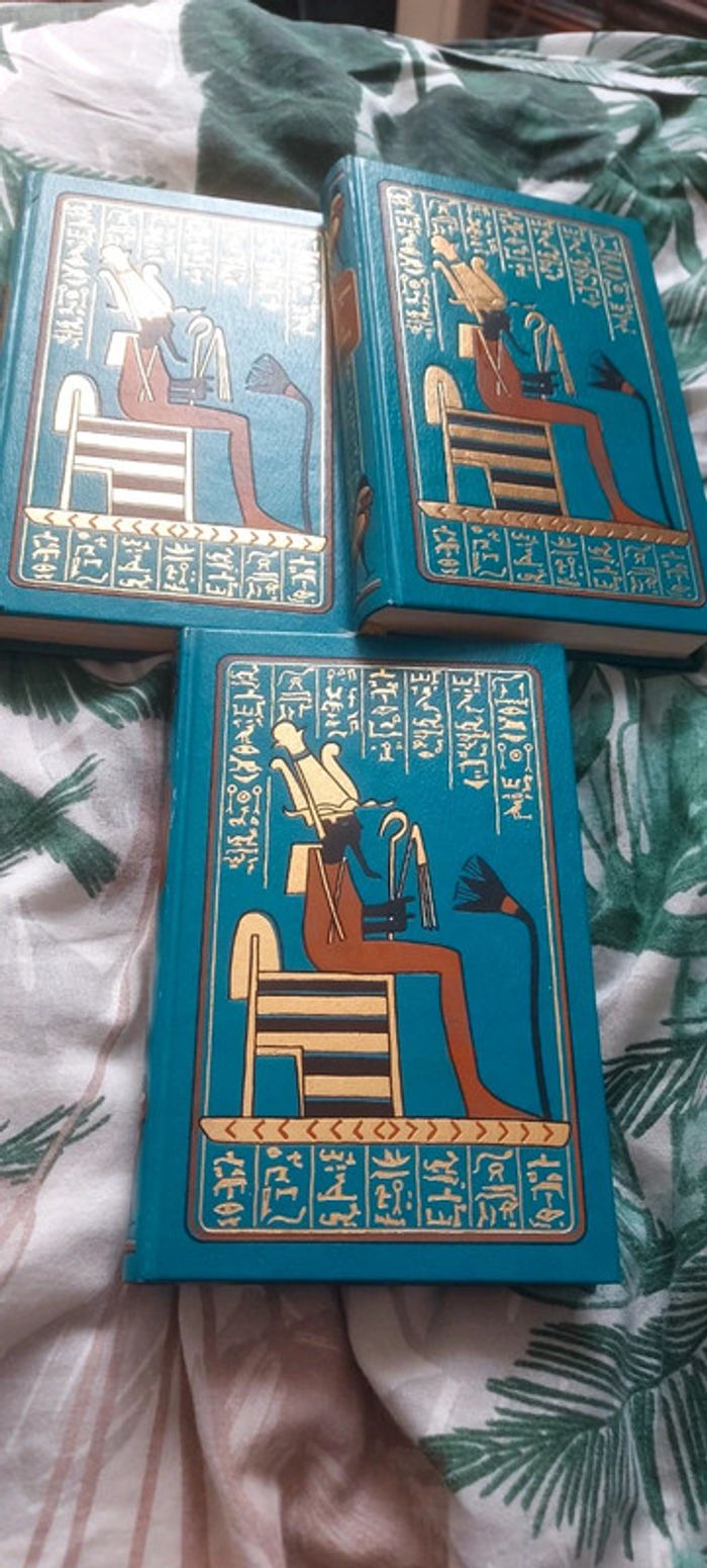 Lot de 3 livres egyptiens