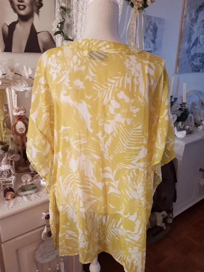 Haut fluide voile jaune moutarde C & A Taille M (taille grand) Neuf - photo numéro 4