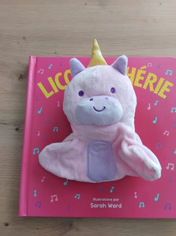 Livre marionnette licorne