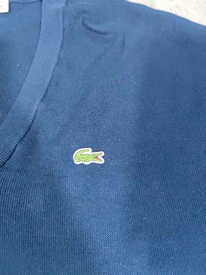 Pull Lacoste Col V Bleu Marine Logo Brodé Taille M Homme - photo numéro 5