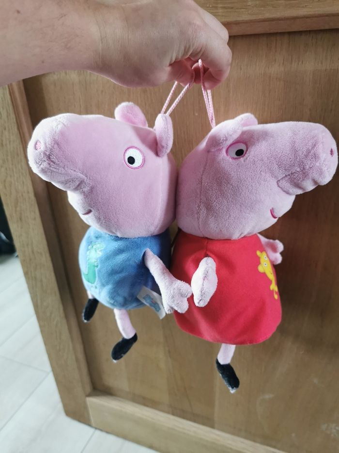 Lots peluches peppa pig