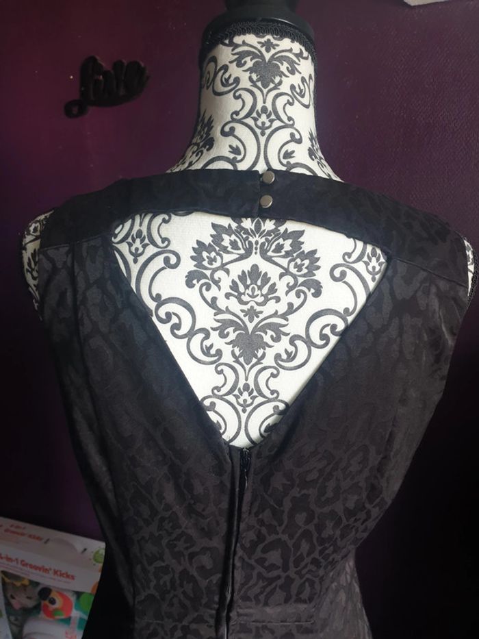 Robe noire H et M - photo numéro 3