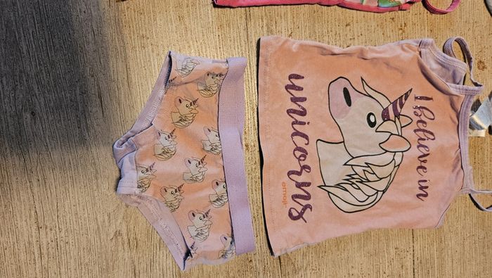 Lot de sous vêtements fille de taille 2/4 ans, 3 ensembles + 6 culottes, Hello Kitty, Frozen - photo numéro 5