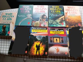 Lot de 7 romans policiers Mary Higgins Clark
