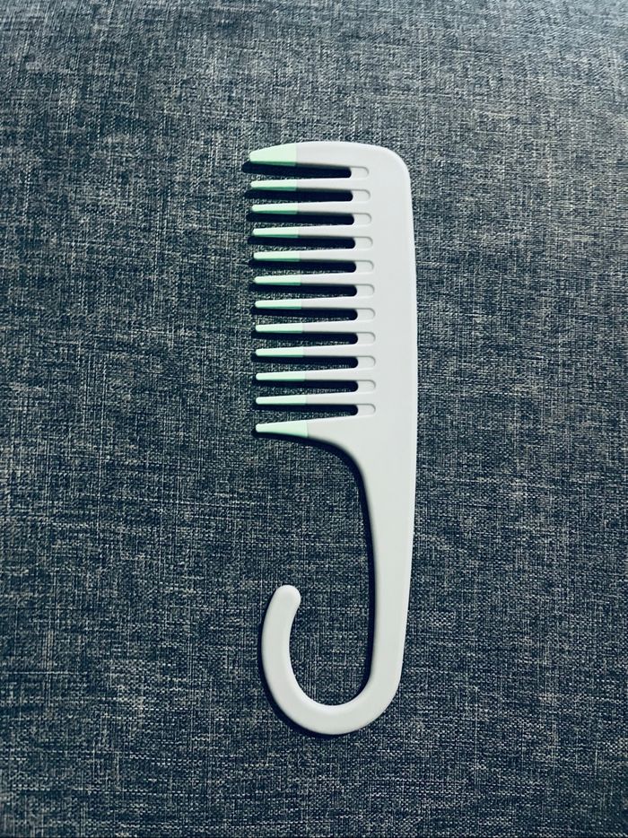 NEUF - Peigne démêlant à dents larges Primark
