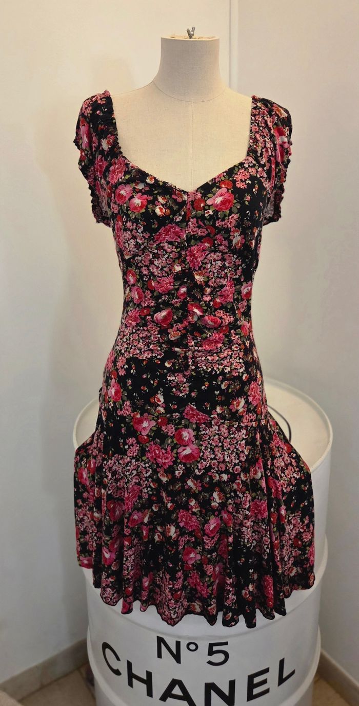 Robe Patrice Bréal Made in France 🌸 – fleurie noire et rose – coupe fluide – excellent état