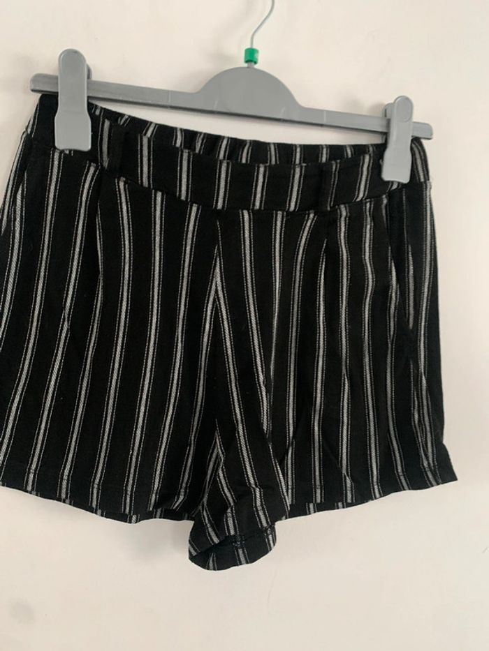 Short à rayures - photo numéro 2