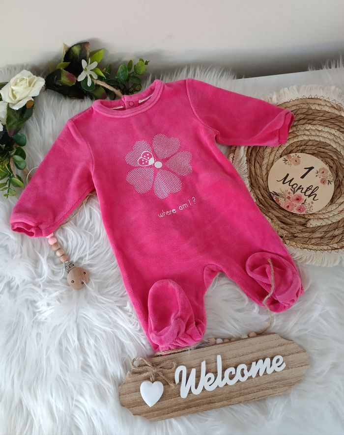 Pyjama 1 mois obaibi fille rose  comme neuf