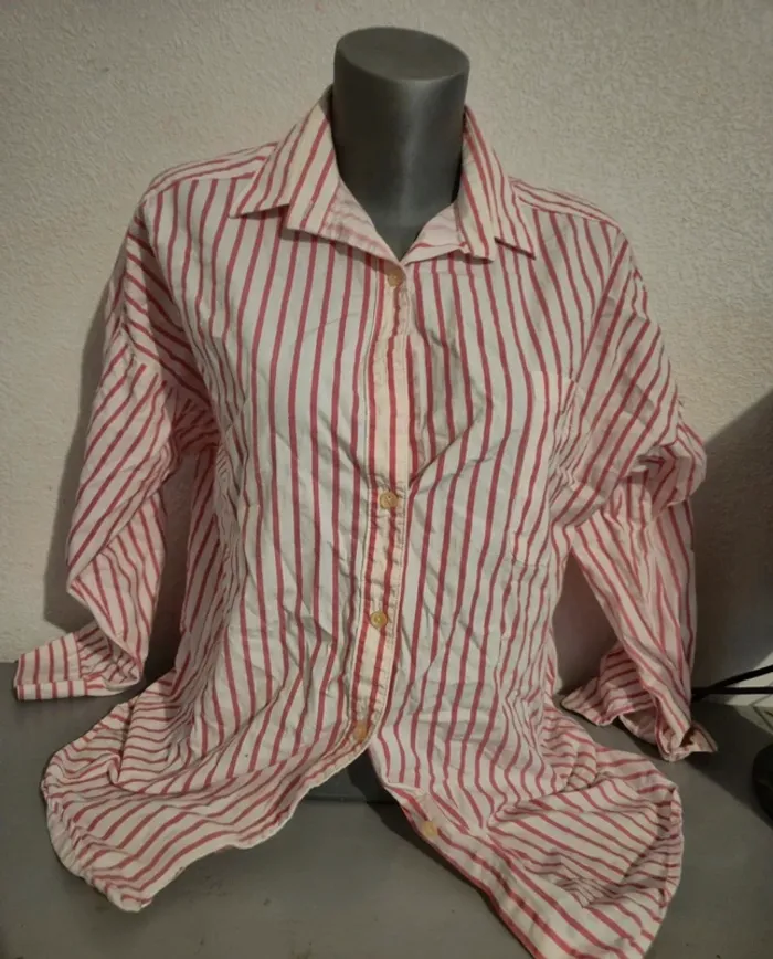 Chemise à rayures roses en très bon état Taille M