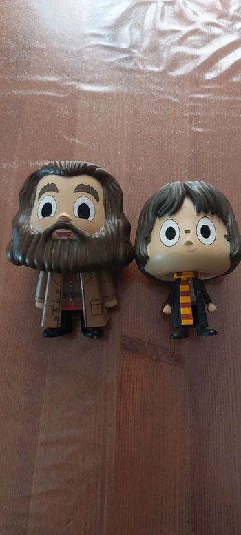 Harry potter et Hagrid figurines