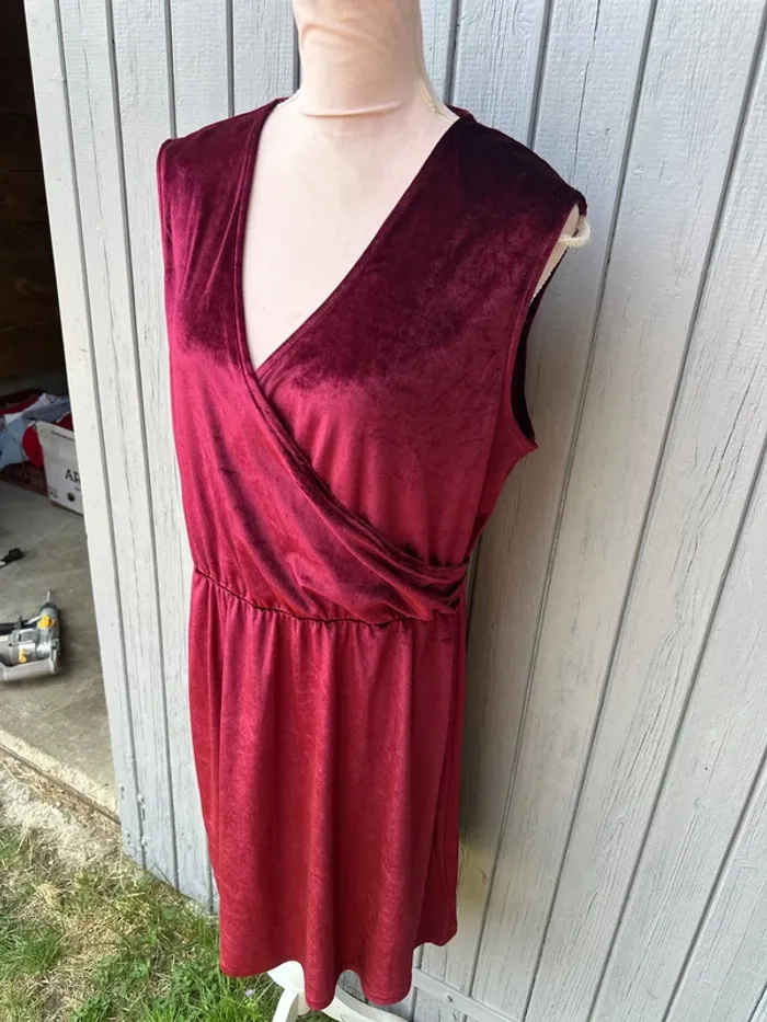 Robe décolleté sans manches bordeaux velours chic 42/XL - photo numéro 3