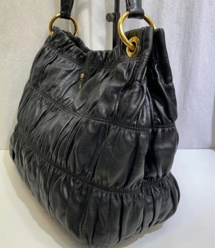 Sac à main Prada et épaule en nappa de agneau BR4730 136236850, en excellent état.