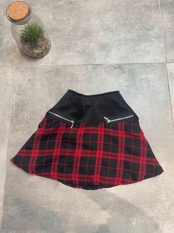 Jupe rouge et noire