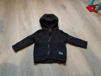 Gilet en laine 3 mois neuf