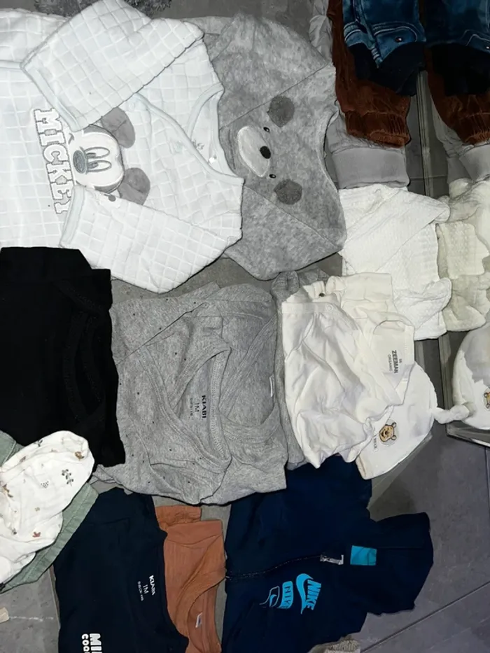 Lot bébé 1 mois - photo numéro 2