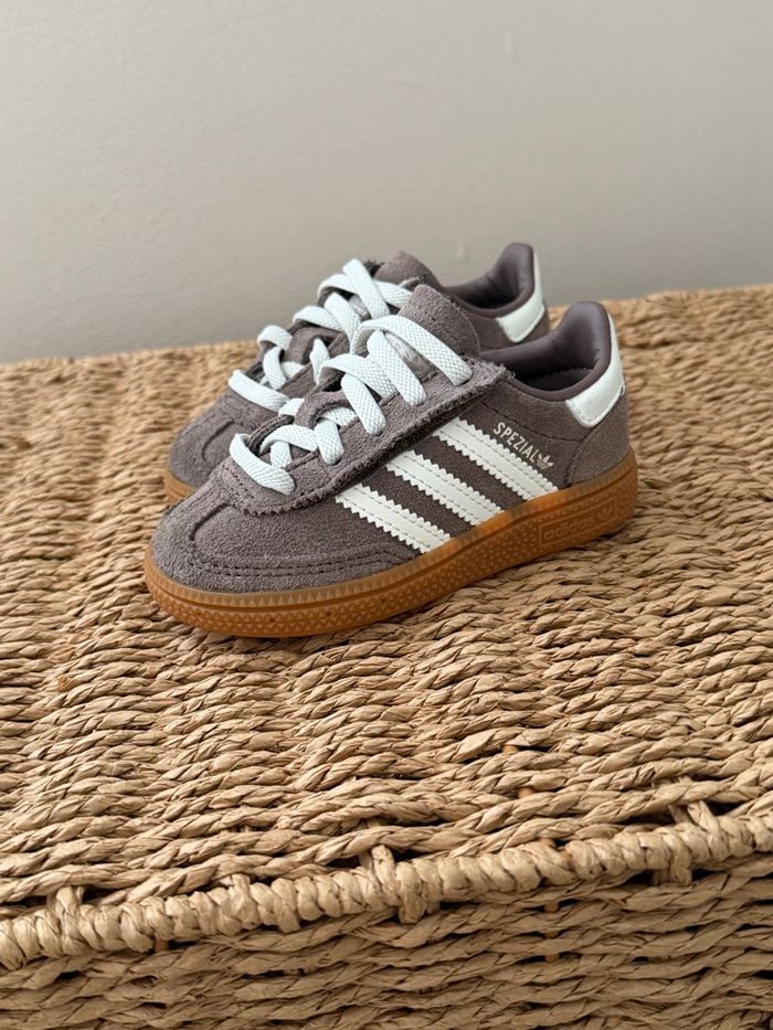 Adidas Spezial marron pointure 22 - photo numéro 4