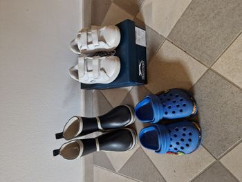 Lot 3 paires garçon T25 – Baskets Slazenger, Bottes MobyDick & Sabots Crocs
