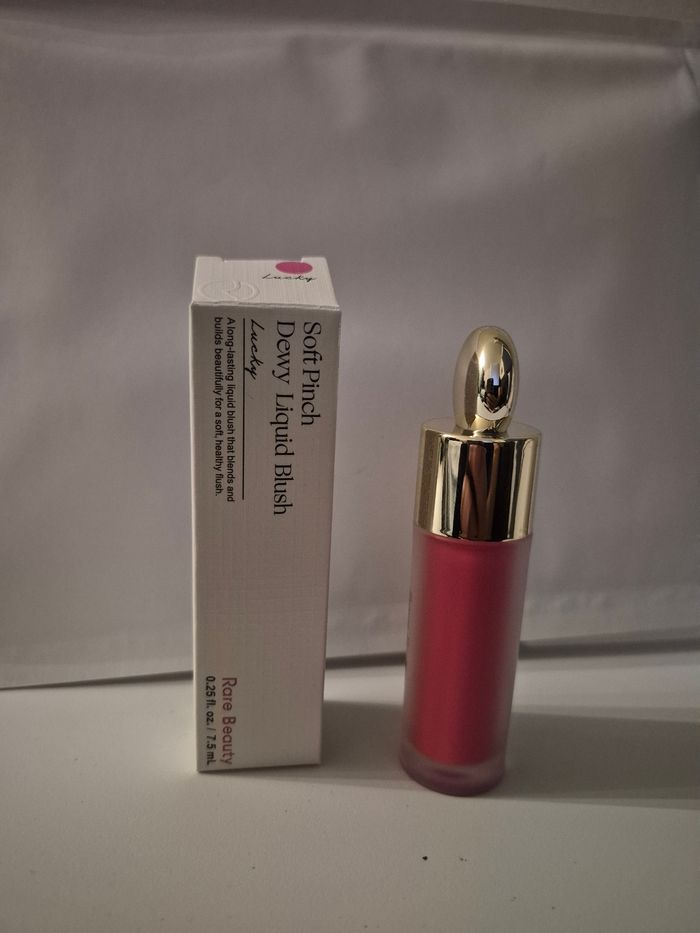 Blush liquide rare beauty