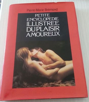 Livre vintage petite encyclopédie illustrée du plaisir amoureux
